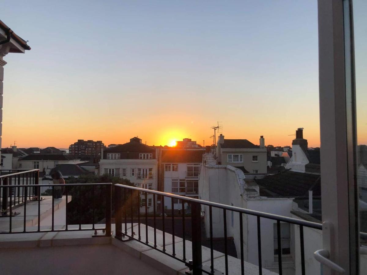 Glorious Duplex Holiday Apartment By The Sea Bognor Regis Exterior foto
